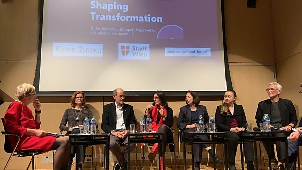 #DigitalHumanism - Shaping Transformation: Is the digital world open, fair, diverse, sustainable, democratic?

<a href="/ASCINA_NYC/">ASCINA NYC</a> chapter heads Drs. <a href="/CMarizzi/">Christine Marizzi</a> &amp; <a href="/claudiawultsch/">Dr. Claudia Wultsch</a> participated yesterday in a panel discussion <a href="/ACFNY/">Austrian Cultural Forum New York</a> 

#AustrianScientistsInNY #ASciNA

wienerzeitung.at/nachrichten/wi…