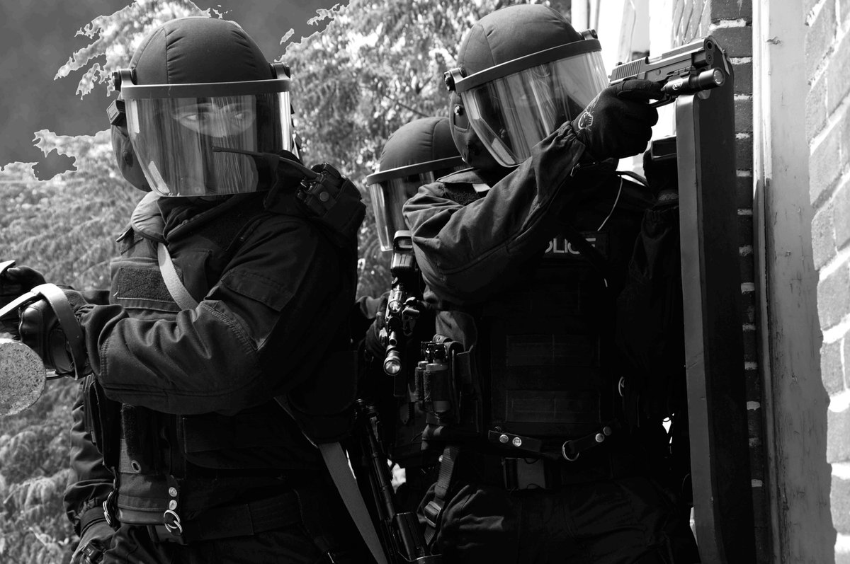 Cyprus_Police's tweet photo. 🚨Άσκηση «ΖΗΝΩΝ 2022» - Διαχείριση τρομοκρατικού κτυπήματος
📌Τρίτη 1️⃣5️⃣ Νοεμβρίου / 09.30-11.30 / «METROPOLIS MALL».
▶️Στην άσκηση θα συμμετάσχουν δυνάμεις της #Αστυνομίας,της #Πυροσβεστικής_Υπηρεσίας,της #Υπηρεσίας_Ασθενοφόρων και της Υπηρεσίας Ασφάλειας του #MetropolisMall. https://t.co/ZbLnLJbMwR