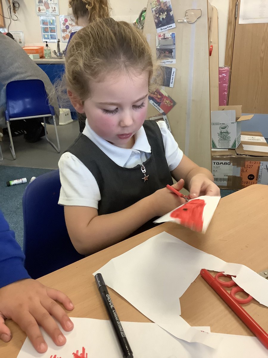 LangtonsInfant's tweet photo. Nursery enjoyed celebrating Rememberance day. We made lots of Poppies and took part in a two minute silence to remember the fallen soldiers. 🪖🇬🇧 https://t.co/GQHL1qTBvE