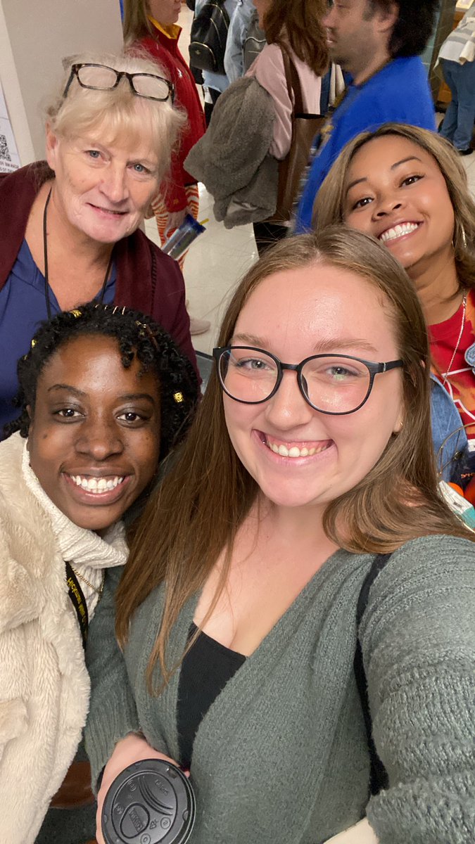 MsBrewer13's tweet photo. Found the crew! 

#HMC1PD https://t.co/3Fb5JPoIuq