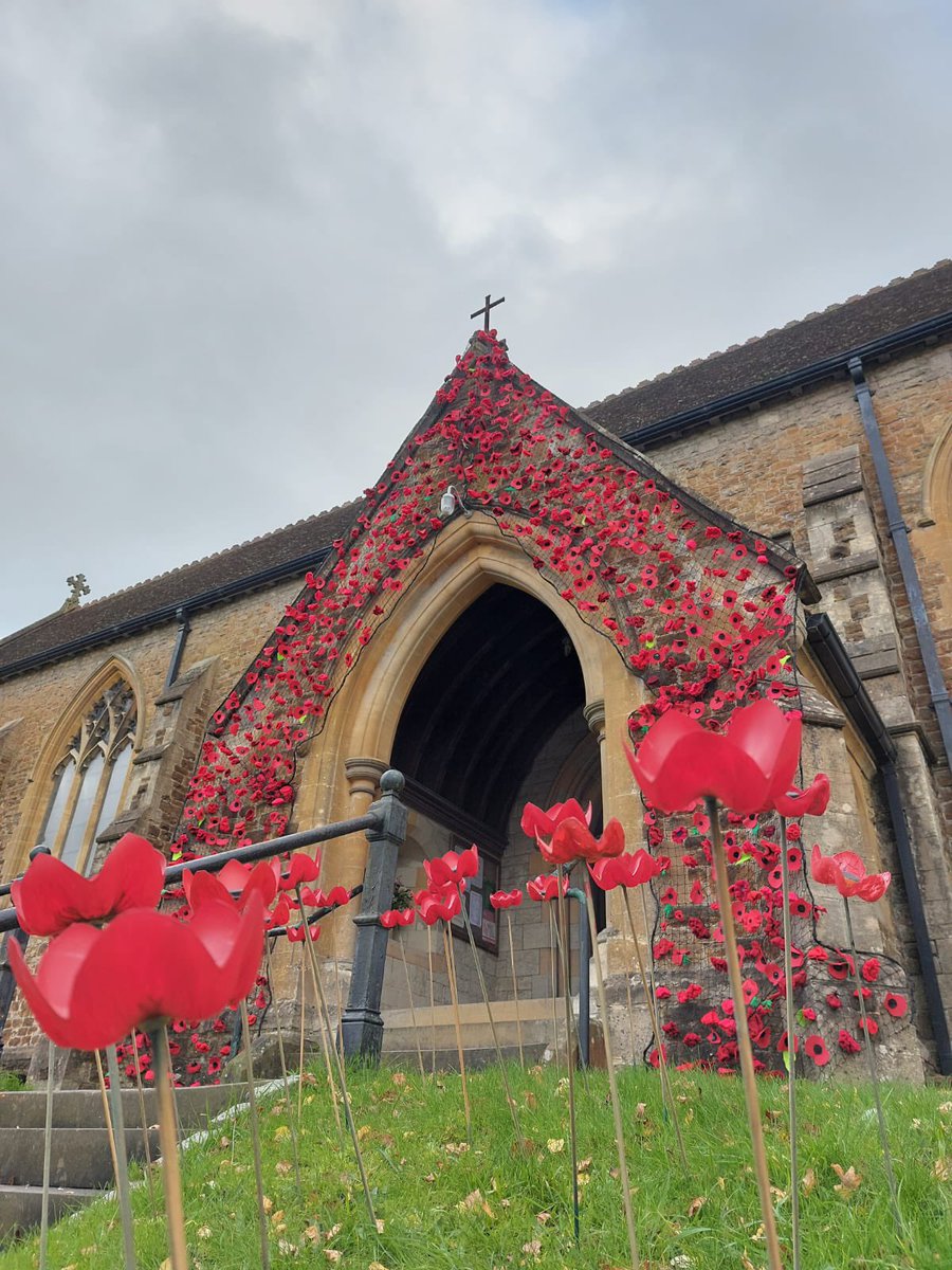 Lest we forget. #RemembranceDay #WeWillRememberThem #caterhamvalley #caterhamvalleyforyou