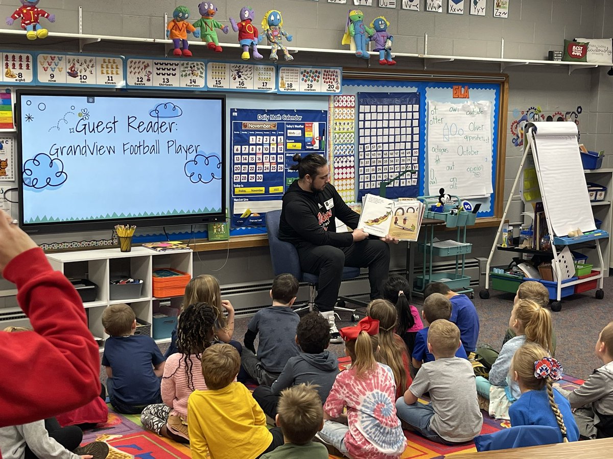 GVVikingFB's tweet photo. Thank you @sep_delaware for inviting us to come and read with your students! @kaden_young @FelixThaKing @lil_hill22 @jen_woodley https://t.co/1iv9qe97ml