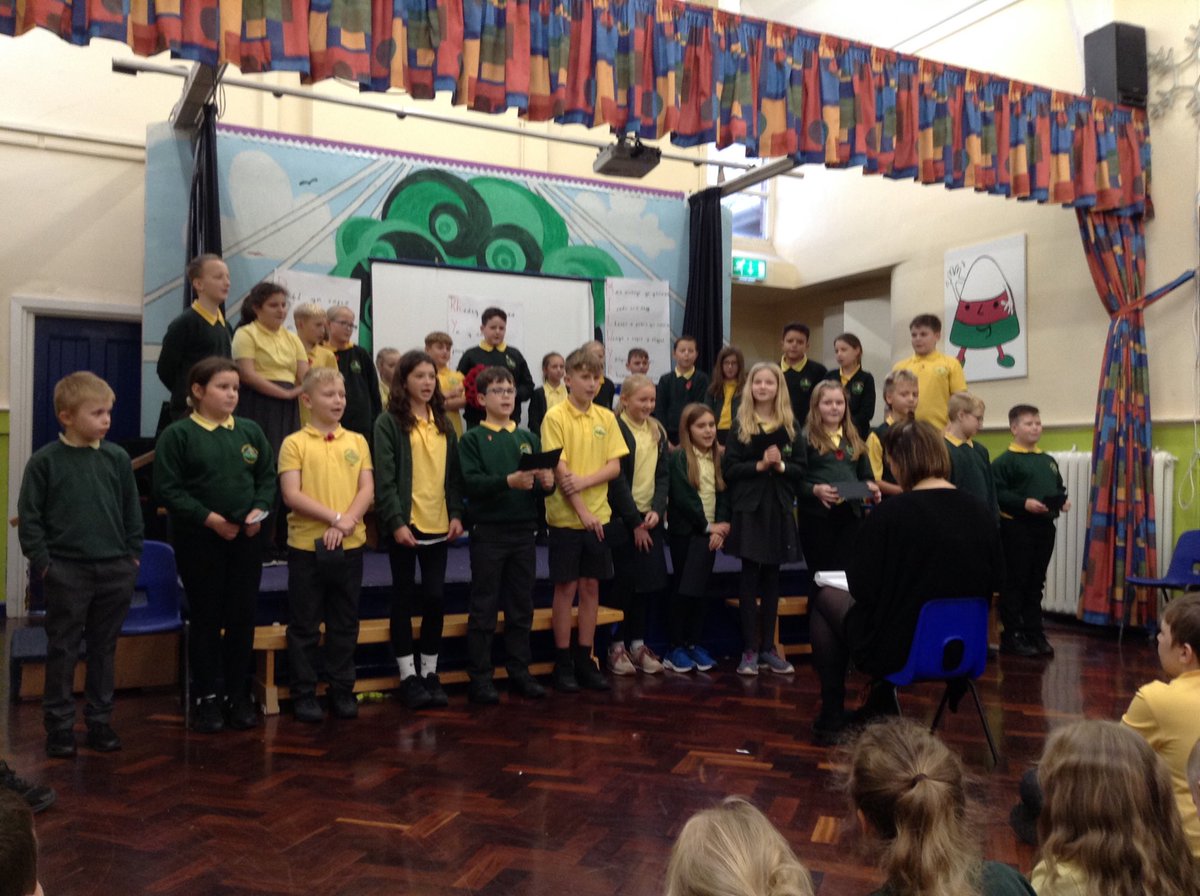 Cwm Derwen tweet media