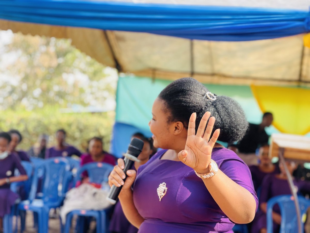 Lightbearerstz's tweet photo. Hey🖐️
Calm down, it's the Happy Sabbath.😊

HAPPY SABBATH FRIENDS...

#thelightbearerstz #thelightbearersquotes #nukuuzibebazonuru #jcbstudioz #joshshotit #thelightbearerstz https://t.co/RsQmC9iWT7
