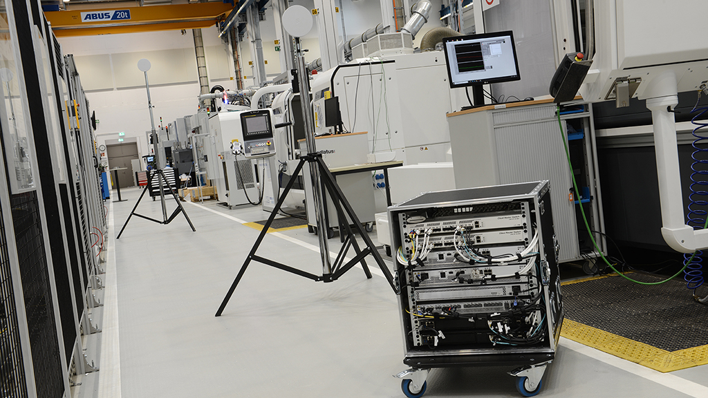 5gCampus's tweet photo. Wir wollen feiern! - und zwar das dreijährige Bestehen des größten europäischen #5G Testbeds für die #Produktion, dem 5G-Industry Campus Europe, am 29. November bei uns in #Aachen. Sie möchten dabei sein? - dann melden Sie sich bis zum 25. November an. https://t.co/bQ3bdeIGqy https://t.co/p9WHx7ToCi