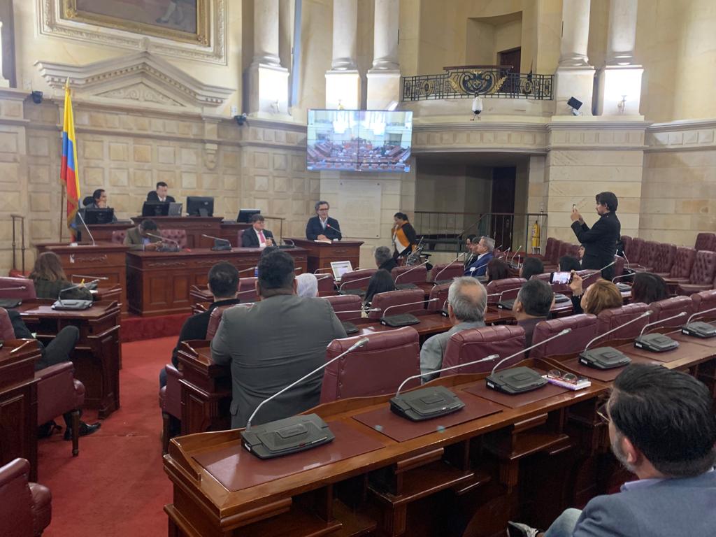 En el Capitolio diálogos con universidades, la Asociación Colombiana de Archivística y otros profesionales del gremio para avanzar en propuestas que mejoren la transparencia en el acceso de la información estatal.