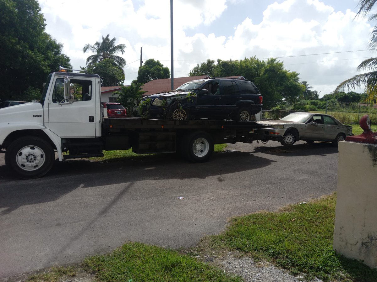 PiaGloverRolle's tweet photo. Golden Gates derelict vehicle removal programme is ongoing since January 2022.
Doing all we can to improve our surroundings and keep Golden Gates clean.
Small steps towards a bigger goal!
#piaforprogress
#communitybuilding
#cleanandsafe https://t.co/pMQkJzynKd