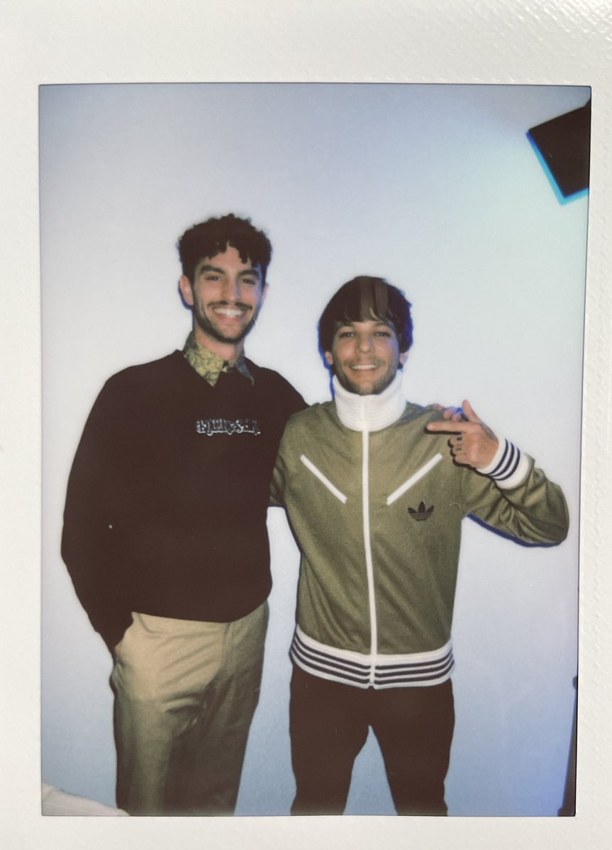 Chatted with <a href="/Louis_Tomlinson/">Louis Tomlinson</a> yesterday and put together some highlights in this IG link! Thanks to all who tuned in 🥳 here’s the Polaroid I now put under my pillow every night 🫡

#LouisTomlinson #FaithInTheFuture 

instagram.com/reel/Ck1W0WijJ…