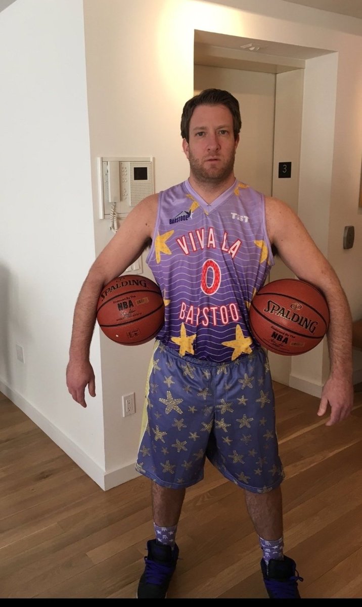 ThisDayInBSS's tweet photo. @barstoolsports @stoolpresidente If @stoolpresidente was in correct attire it would be a different story.. #WetShow https://t.co/2vCrMEko8o