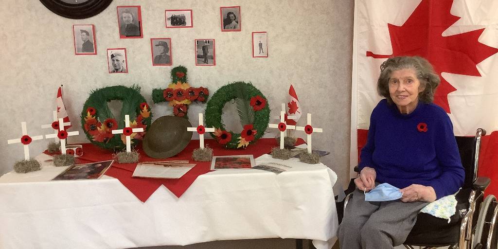 simcoecounty's tweet photo. This #Remembrance Day, our #LongTermCare & #SeniorsServices sites hosted services to pay tribute to the sacrifices of heroes who valiantly fought & continue to fight for our freedom.
#LestWeForget #WeRemember #RememberThem #GeorgianManor #SimcoeManor #SunsetManor #TrilliumManor https://t.co/CCwH4yUEVw