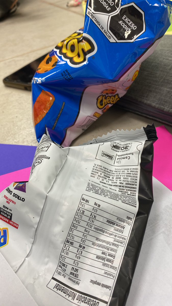 Tellz3Alejandra's tweet photo. No me había dado cuenta, pero resulta que todo el tiempo estoy comiendo; 
Ya sea Cheetos o galletas ajjaja 
Inconscientemente todo el tiempo estoy comiendo algo y es muy cura como me di cuenta pero…equis seguiré comiendo hasta que se me pase eso 
@ryshardsc https://t.co/VIVN9e4PKN