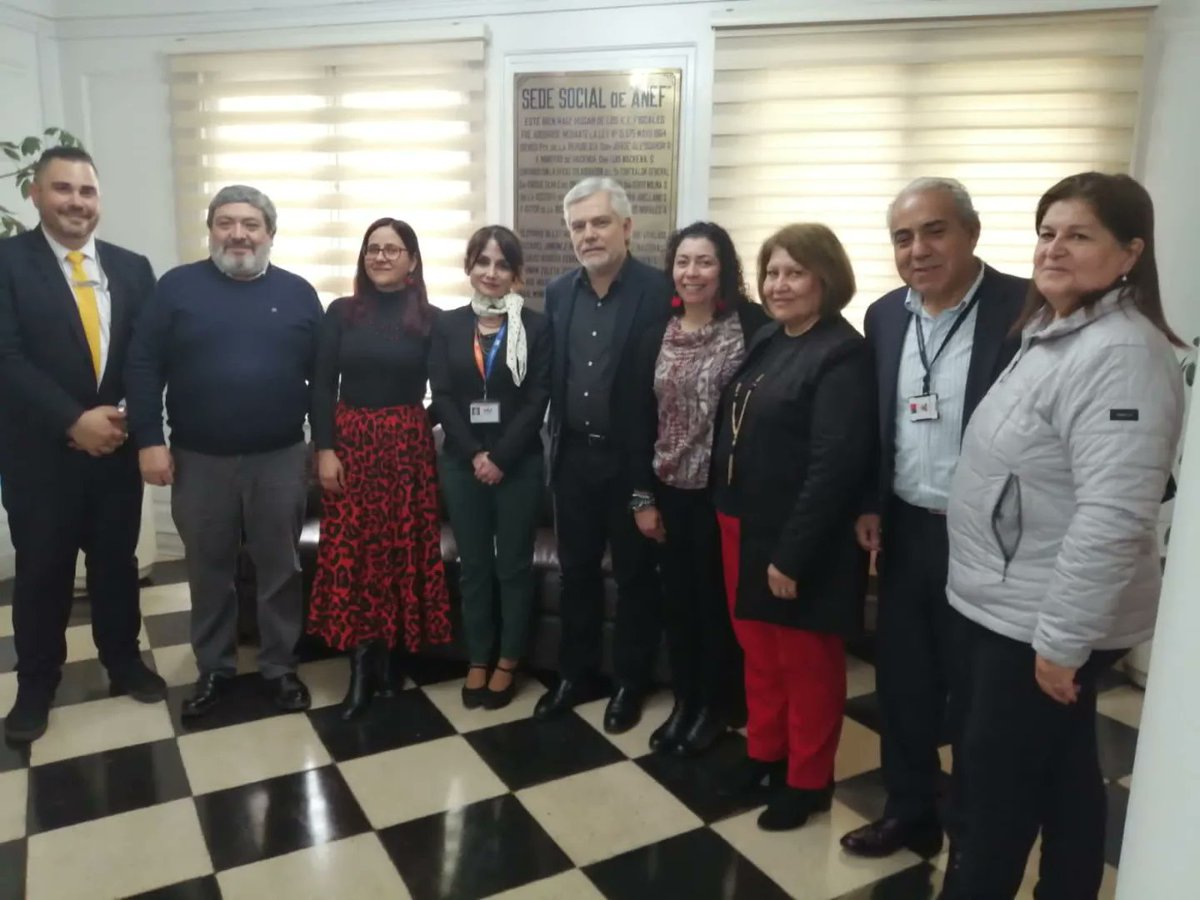 Candidatos a cargo de Fiscal Nacional se restaron de participar de conversatorio convocado x ANEF y Asoc de Funcionarios. La única que llegó  fue la candidata Marta Herrera. Bien x las q no se restan de un espacio de diálogo con l@s funcionri@s <a href="/anefchile/">ANEF</a> <a href="/gabrielboric/">Gabriel Boric Font</a> <a href="/affremcen/">Asociación Nacional de Func Fiscalías Centro Norte</a>