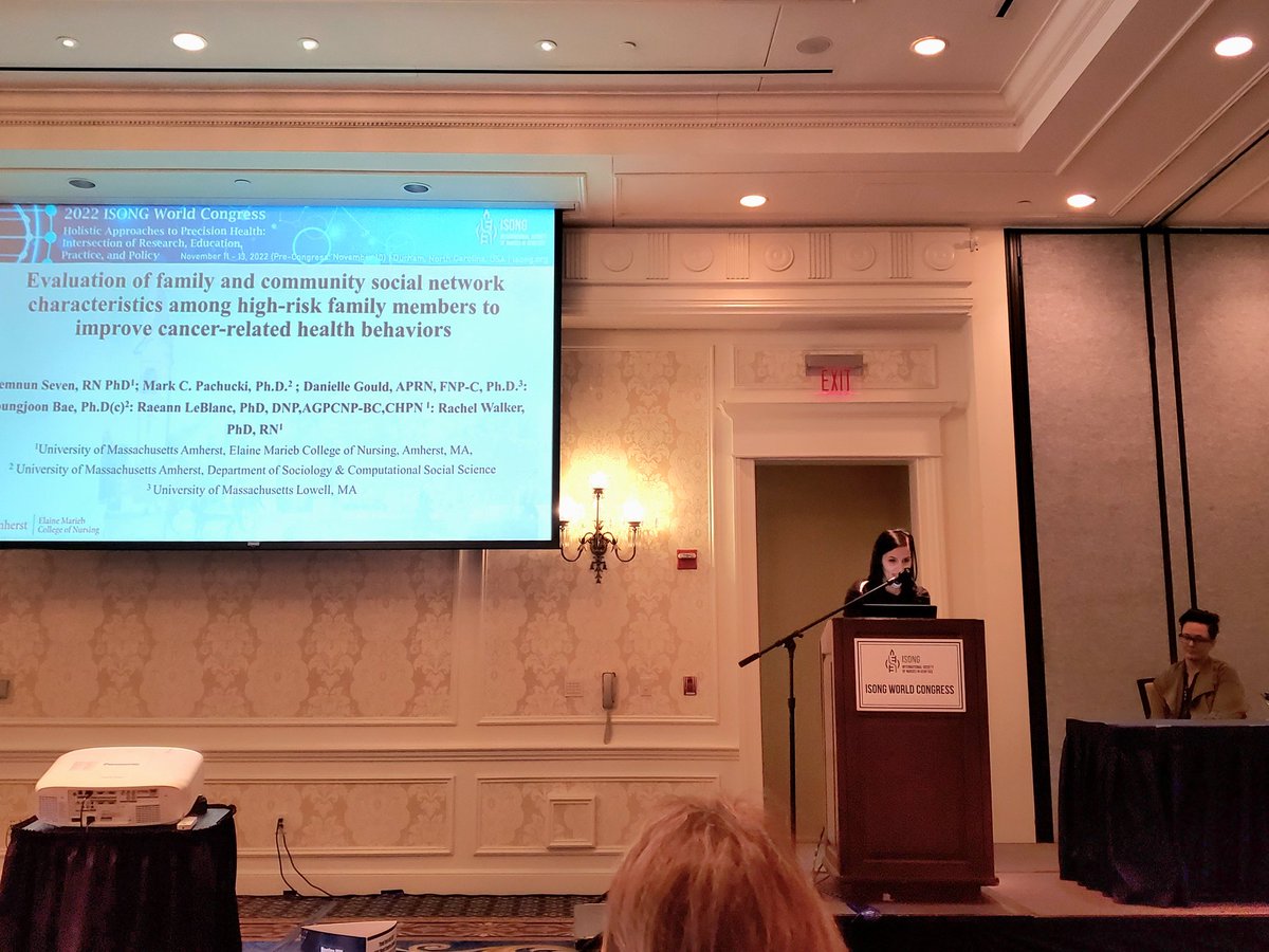 ISONG_news's tweet photo. Our members presentated research on pharmacogenomics, the impact of in person genetics visits, behaviors amongst families who have a high risk for cancer, and providing informed screening for parents before deciding on prenatal genetic testing #ISONG2022 #nursesingenetics https://t.co/EjUsr8Hvab