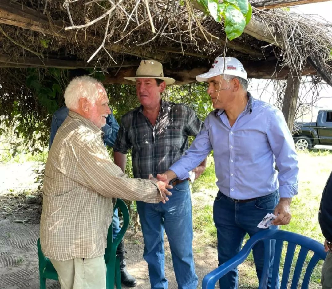 CarlosSilvaPy's tweet photo. Visitamos a los correligionarios de Tacuaras en la compañía Belén donde fuimos gratamente recibidos por los amigos que apoyan el proyecto de la Lista 22 en compañia de Carlos Silva candidato a Senador y Andrés Villalba candidato a GobernadorMuchas gracias a todos por el respaldo. https://t.co/TFbkw10aYS