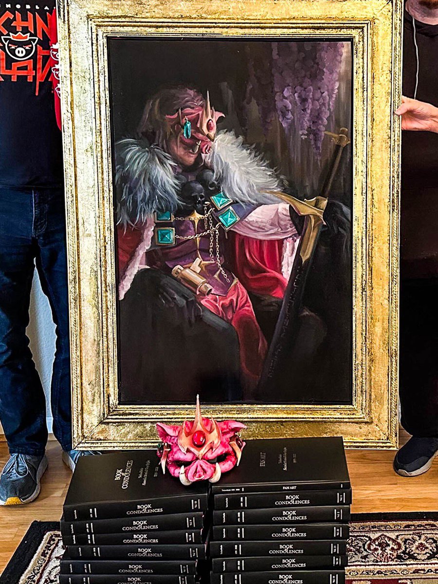 With permission from his family here are the Technoblade book(s) of condolences in full. Players on the Hypixel server were able to leave a message to be printed into the book. The oil painting is from @snifferish and the cosplay headpiece was created by their partner.