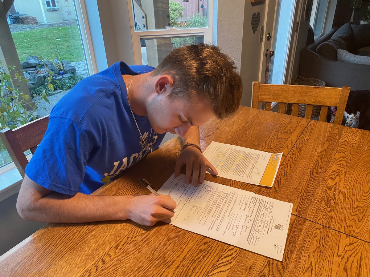 Congrats to <a href="/JoeyKosko/">Joey Kosko</a> . This is him signing his letter at home on Wednesday - Joey will celebrate his signing in December at Sumner HS