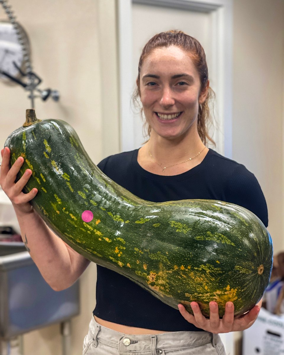 Adventures in farm to table eating: when you think you’re ordering a 20-30 pound *case* of squash and what arrives is a *single 20-30 pound squash*

(Modeled by Julia, our head chef!)

#farmtotable #seasonaleating #mindfuleating #retreat #oops