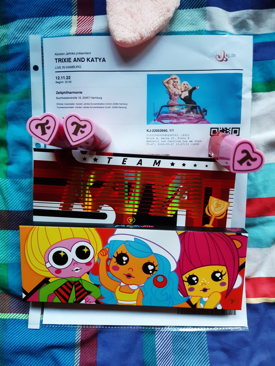Phillie_Gran's tweet photo. Oh honey. I'm ready. 🥰👑 #trixieandkatyalive @TrixieCosmetics https://t.co/S6ADtxx1bY