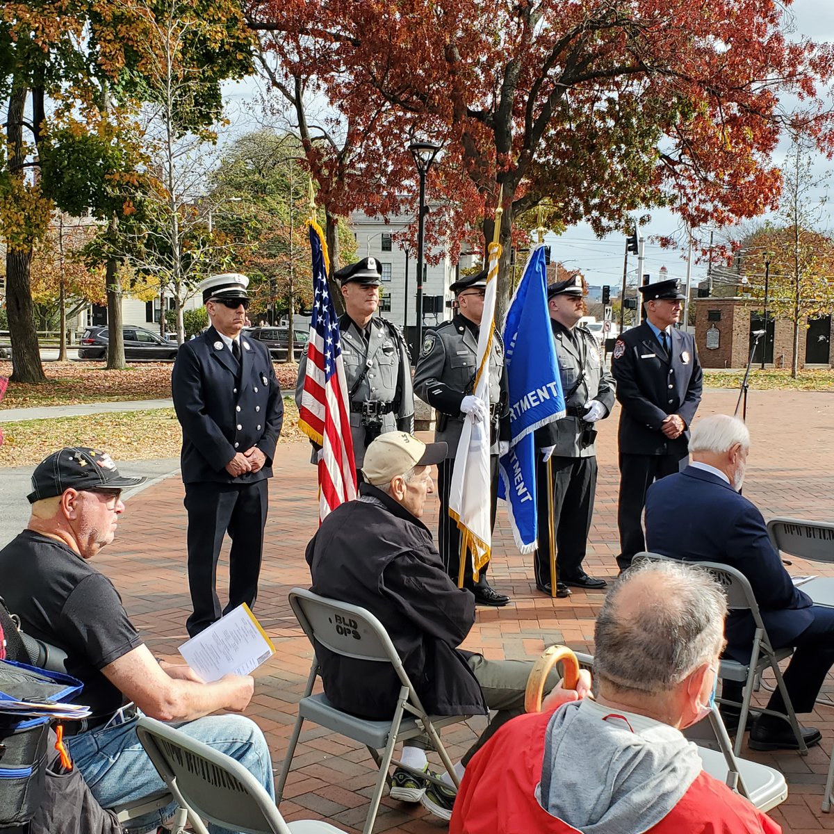 CambridgeMAFire's tweet photo. I) Veterans Day Observance 2022:
There was a great turnout to honor our Veterans at today's observance on the Cambridge Common. Thank you to all our Veterans for their service and sacrifice. We owe them a debt which we can never repay.
@CambMaVet https://t.co/clGaNptn1k
