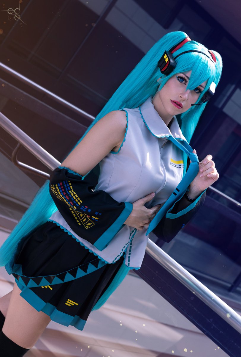 hellyservice's tweet photo. Hatsune Miku 💙 

#cosplay #vocaloid #mikuhatsune https://t.co/O5ExGzy5xy