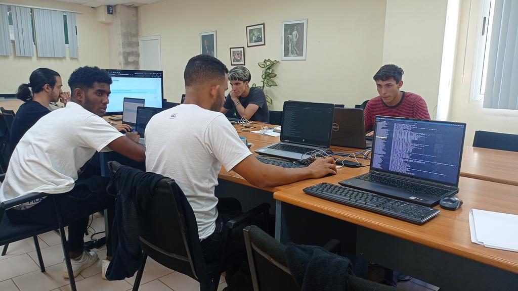 universidad_uci's tweet photo. Finaliza nuestro equipo 🏆 UCI20F en la 1️⃣6️⃣ posición del ranking del 👉 International Students Contest on Information Security 7th edition, ON-LINE, #2022.

28 equipos compitieron en “Capture The Flag” – Suceava University, un evento de alto rigor sobre #SeguridadInformática. https://t.co/Mtsqgk9Jl9
