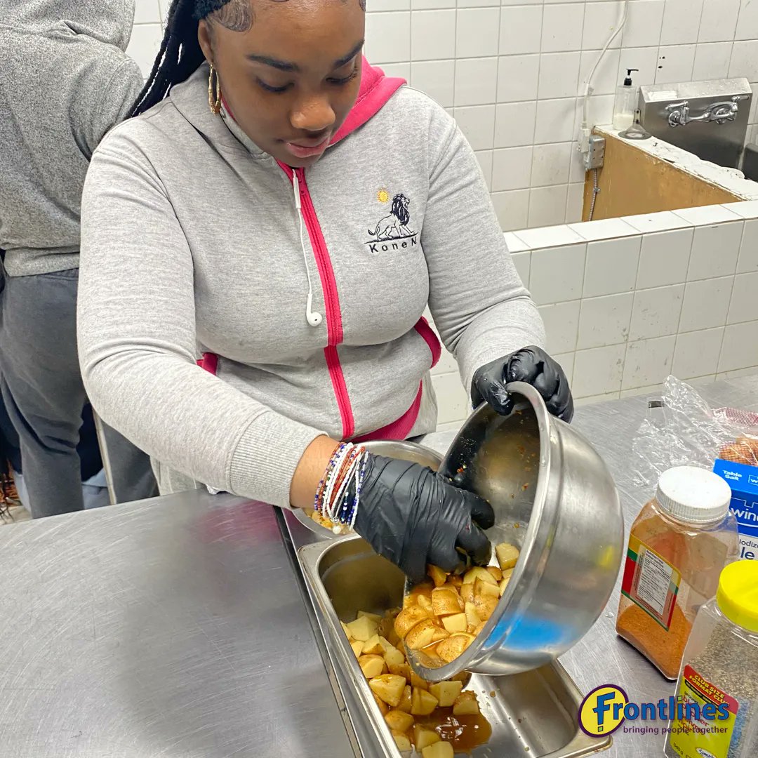 frontlinesto's tweet image. Our teens got busy in the kitchen and made some Shrimp and Potatoes. We also discussed  eating disorders and the signs, causes, symptoms, and treatments for it.
#torontofoodie #torontocook #torontochef #torontoculinary #torontokitchen #torontoyouth #torontoteens #torontoprogram