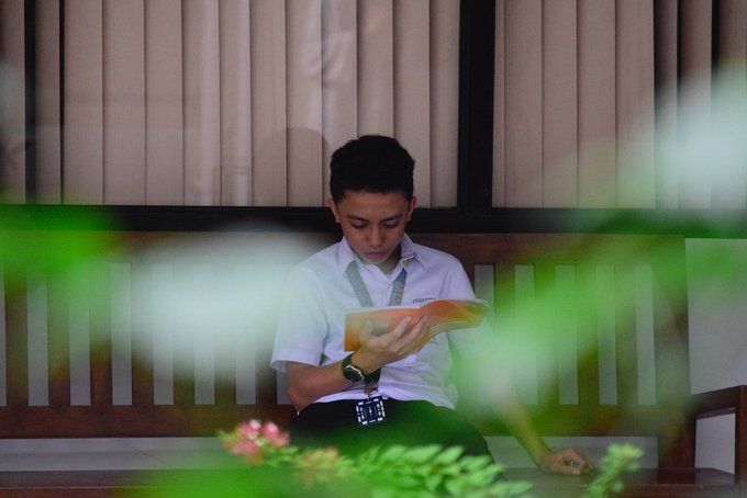 SENG_Gifted's tweet photo. "Gifted children... need the opportunity to work and socialize with others of similar abilities and interests if they are to grow towards self-acceptance." Miraca U.M. Gross writes on the search for identity in this article from the #SENG library: https://t.co/KyKkD5K1wU https://t.co/tHIil0qfay