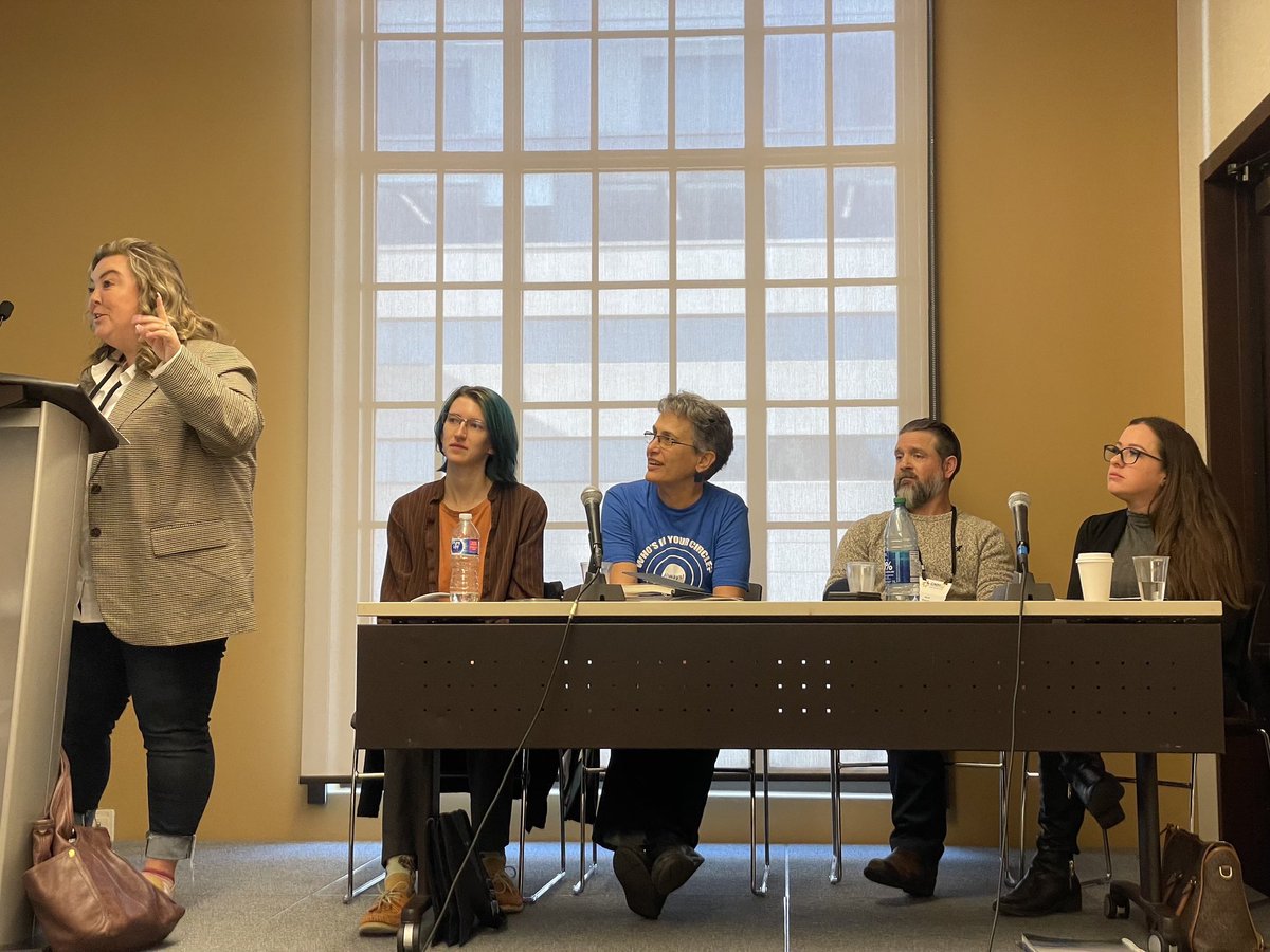 CloseKnit tweet media