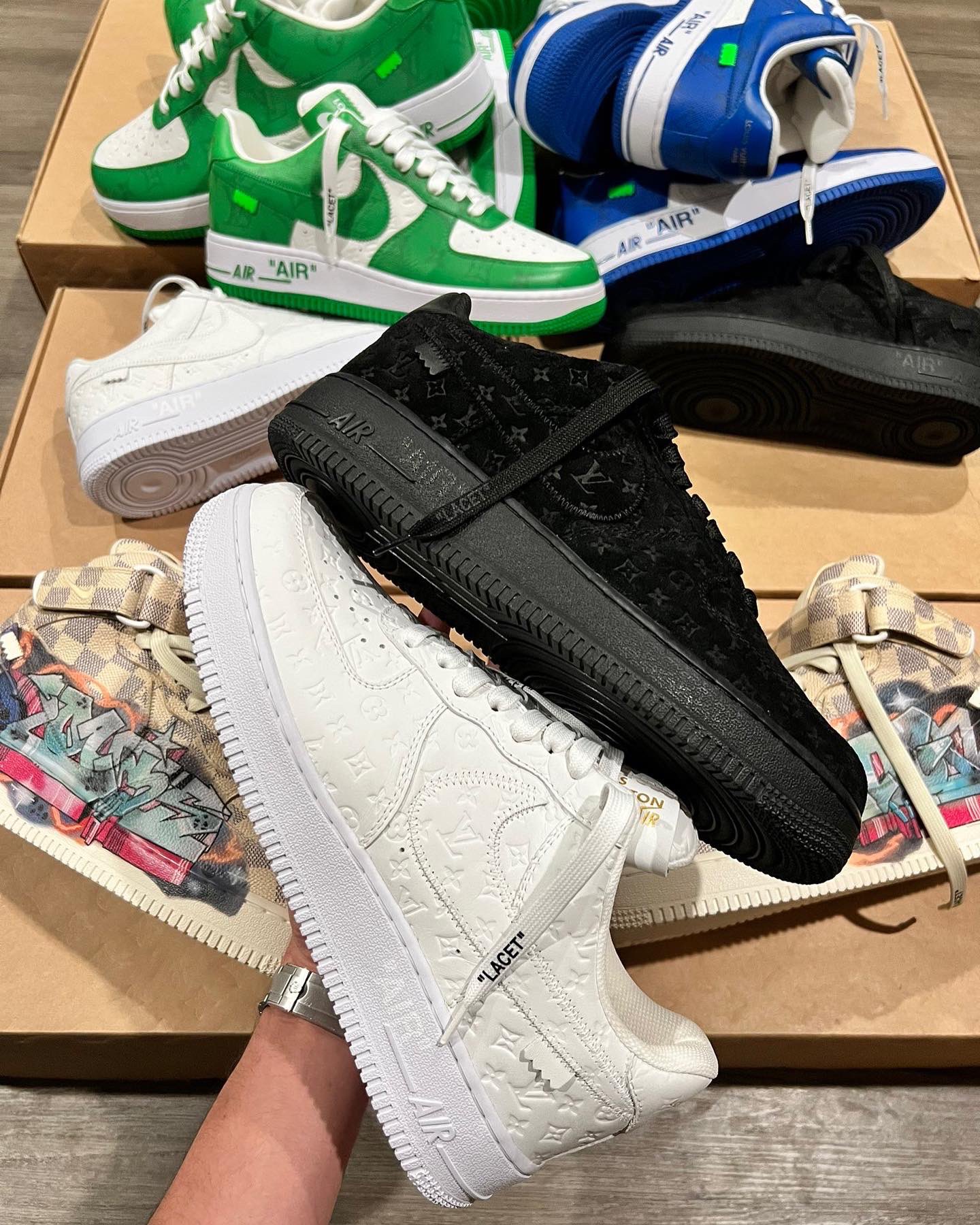 Ovrnundr on X: Louis Vuitton x Nike Air Force 1 Low “Triple Black” by  Virgil Abloh Photo: sunsetsnkrs  / X