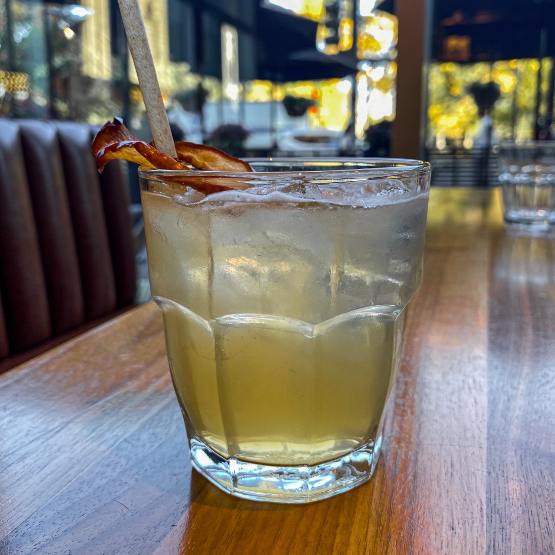 grantparkbistro's tweet photo. The apple doesn't fall far from the tree ๐ Our new 'Fall From The Tree' cocktail is the perfect drink for those looking for an adult version of apple cider! Bourbon, apple juice, cinnamon syrup, & bitters
#grantparkbistro #happyhour #applecidercocktail #fallcocktail #applecider https://t.co/G36oTnwXZD