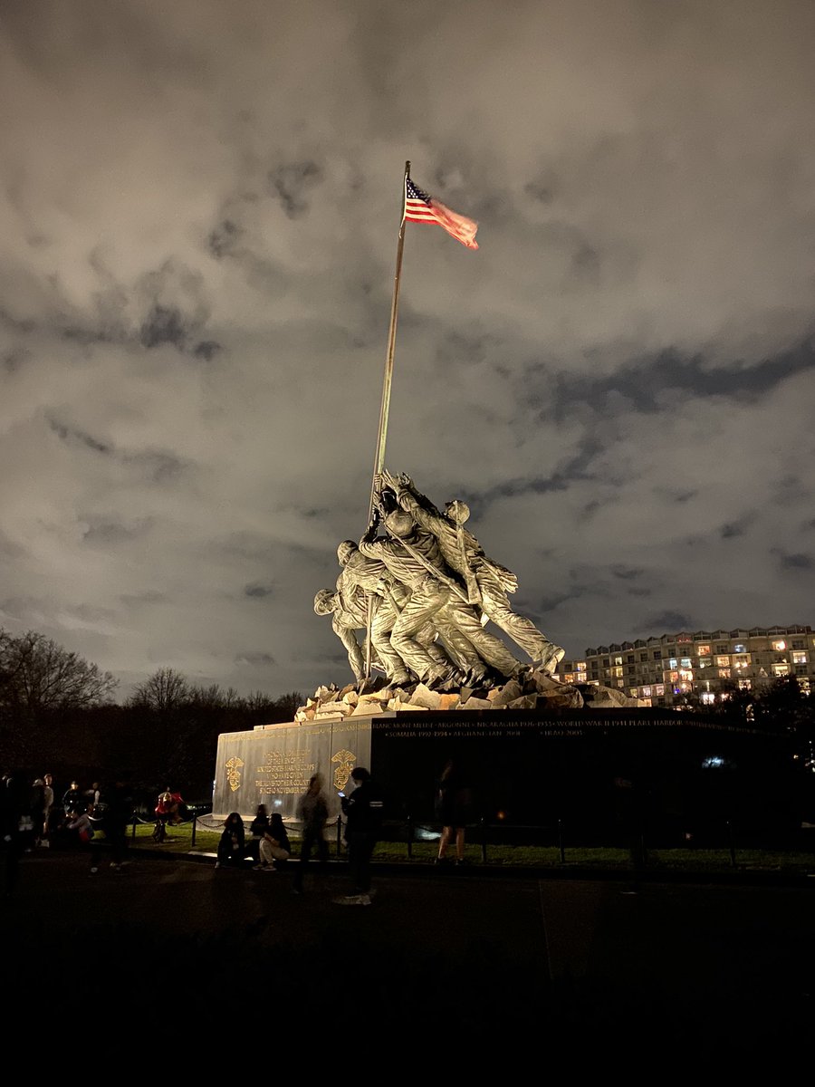 CoachSinawi's tweet photo. Happy Veterans Day! Grateful for so much, so thank you all for your service! Being in DC this week &amp; today means that much more!  Spent time today at the home of our 1st Commander in Chief, George Washington #novidc22 https://t.co/v19CS5Ey5q