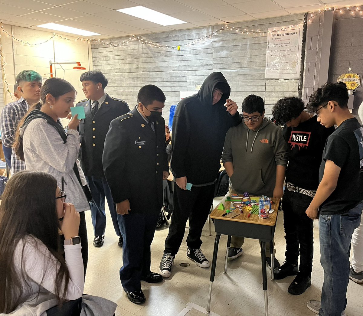 WeegAshley's tweet photo. Algebra 1 is taking a quick brain break, “What’s missing?”,  between activities. Love this intentional time built into their instruction. ❤️ https://t.co/Co3TR5qsOx