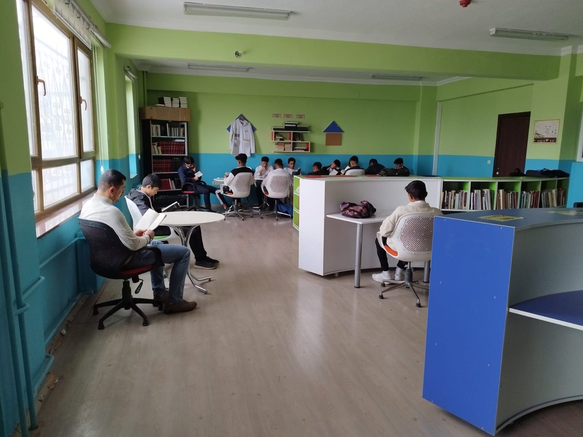 Öğretmenim Ne Okuyor? ve Urfa Okuyor projeleri kapsamında öğretmen ve öğrencilerimiz her gün okuyor.
<a href="/sanliurfammem63/">Şanlıurfa İl Milli Eğitim Müdürlüğü</a> 
<a href="/harrani63/">AHMET DEMİR</a> 
<a href="/valisalihayhan/">Salih AYHAN</a>