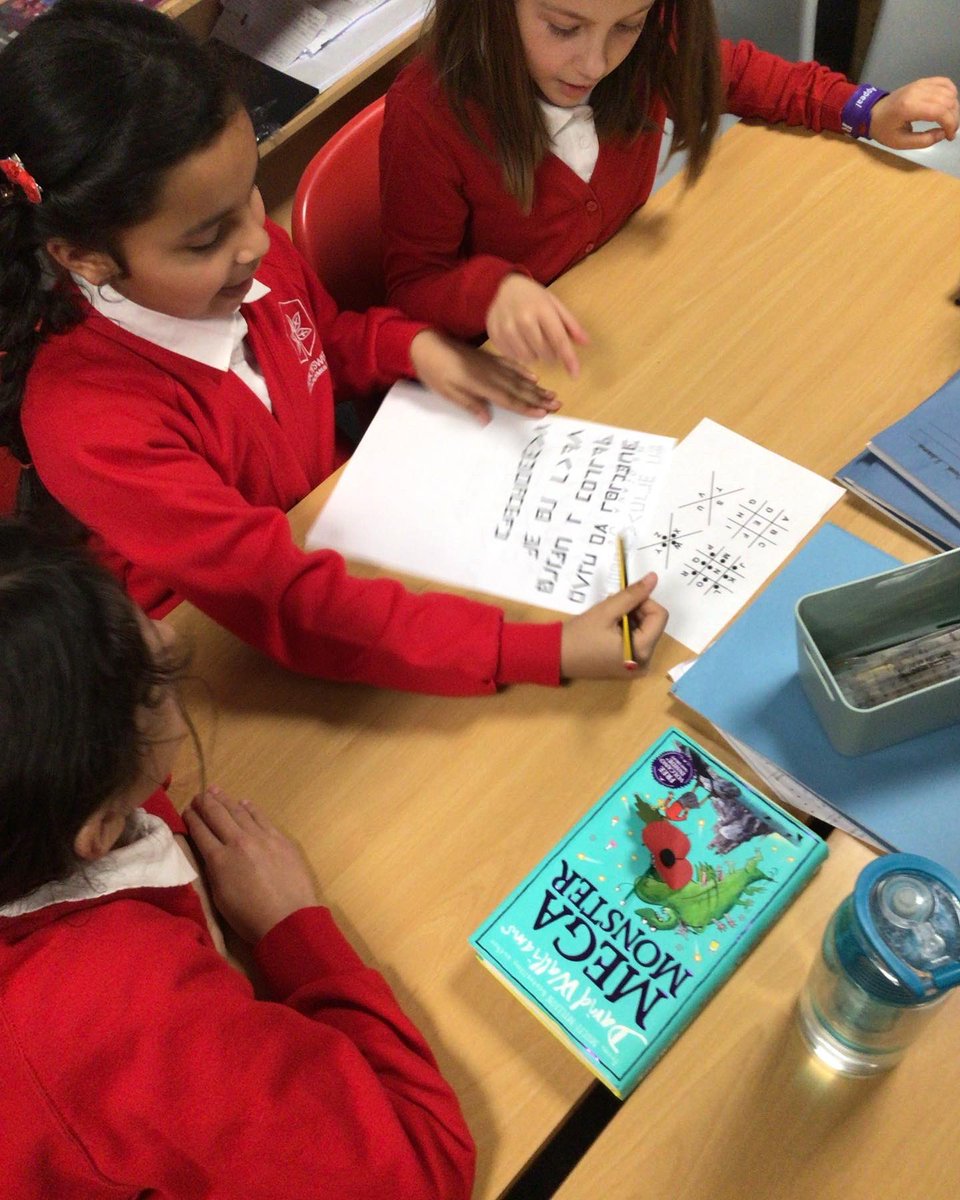 NET_Abbotsweld's tweet image. SELF DAY! || Abbotsweld enjoyed their SELF afternoon yesterday. They enjoyed a range of activities such as learning first aid, code breaking and making bunting! #netacademies #shapingfutures #findingasenseofself