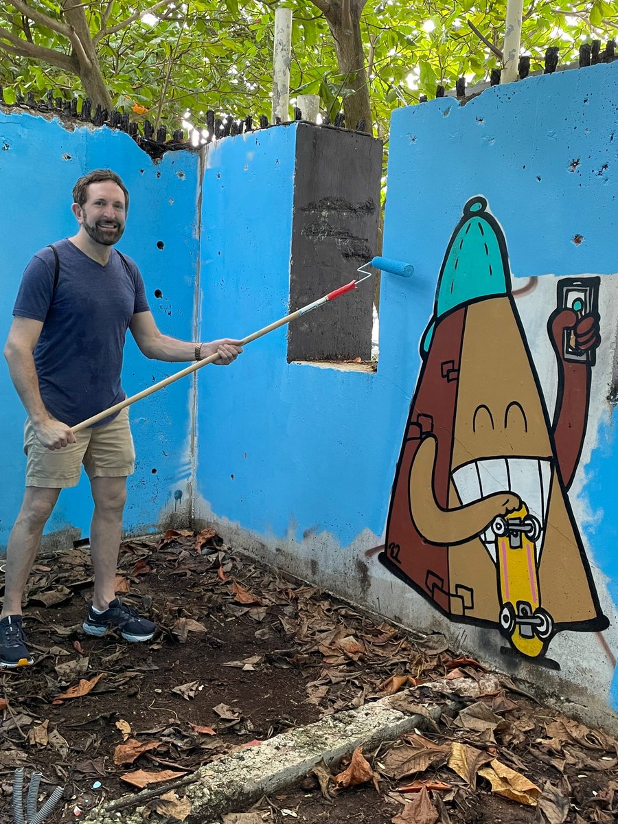 NYJewishAgenda's tweet image. .@NYJewishAgenda at #SOMOS - NYJA President @MattNosanchuk starting out with a Day of Service at a skateboard park. #somos2022 #SOMOSPR2022