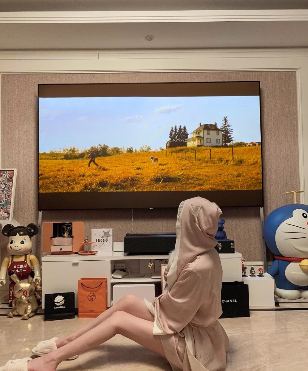 I like to explore the unknown tomorrow, every day is very happy, looking forward to my Prince Charming
