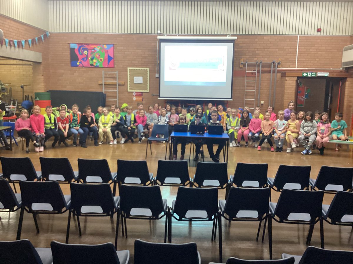 EllisonPrimary's tweet image. Today, Year 4 performed their online safety assembly, where they shared important messages about how to stay safe online. #EllisonComputing #BeSmartWithAHeart #EllisonCommunity