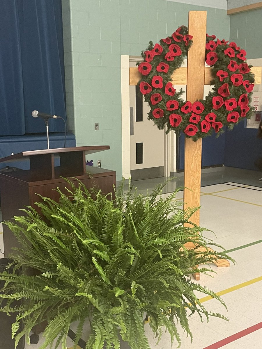 GAngelsBWDPCDSB's tweet image. Thank you to @missedgecombe grade 8s for leading our beautiful Remembrance Day assembly. And to our @CUPEOntario members (Ms Zita and Ms Teresa) for crocheting hundreds of poppies for the #poppyproject