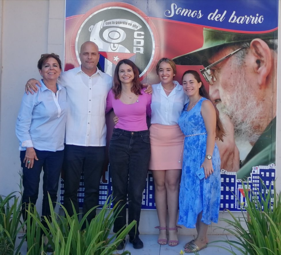 Recibimos la visita en los #CDRCuba de nuestra querida hermana <a href="/Ana_Hurtado86/">Ana Hurtado</a> quien vino acompañada por la legendaria luchadora <a href="/GraRCruz/">Graciela Ramírez</a> #Cuba #SomosDelBarrio #SoyCederista
