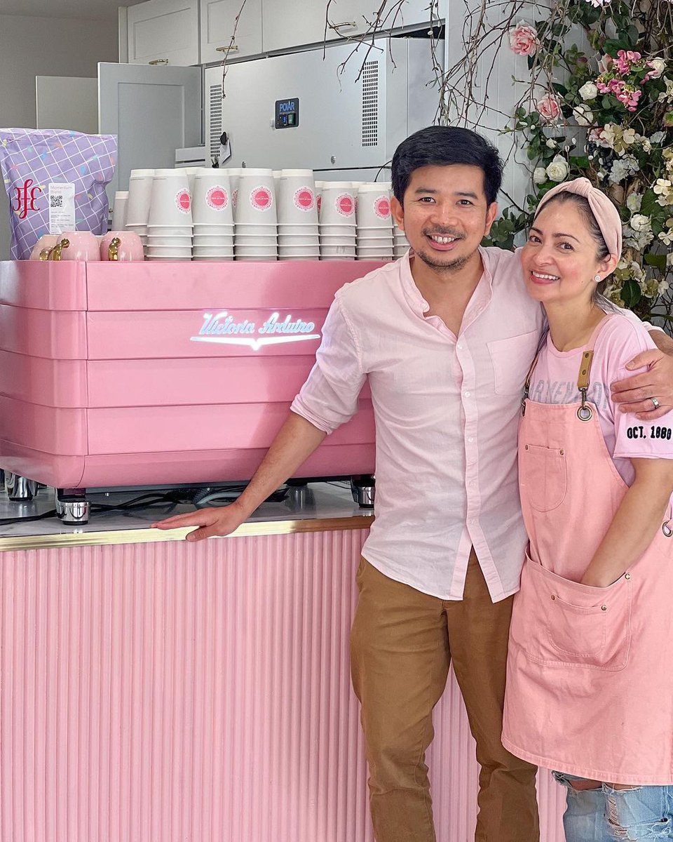 victoriaarduino's tweet image. Cupcakes and Counting Café is an incredible cake cafe that never goes unnoticed 💕
Here #WhiteEagle is perfect because conveys a distinct, elegant and innovative design, comfort for the barista, reliability, and precision of the applied technologies, and of course, sustainability