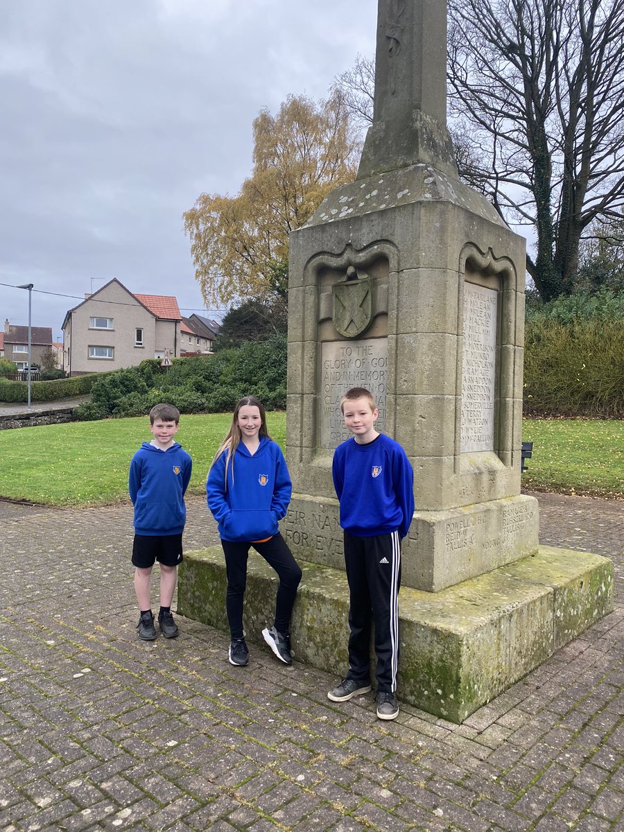 Mrs Laird took three P7 pupils to the War Memorial to pay our respects on behalf of our school. The Clackmannan Heritage group did lots of research for us and even provided a fact sheet for all of the children 💕#community #partnerships