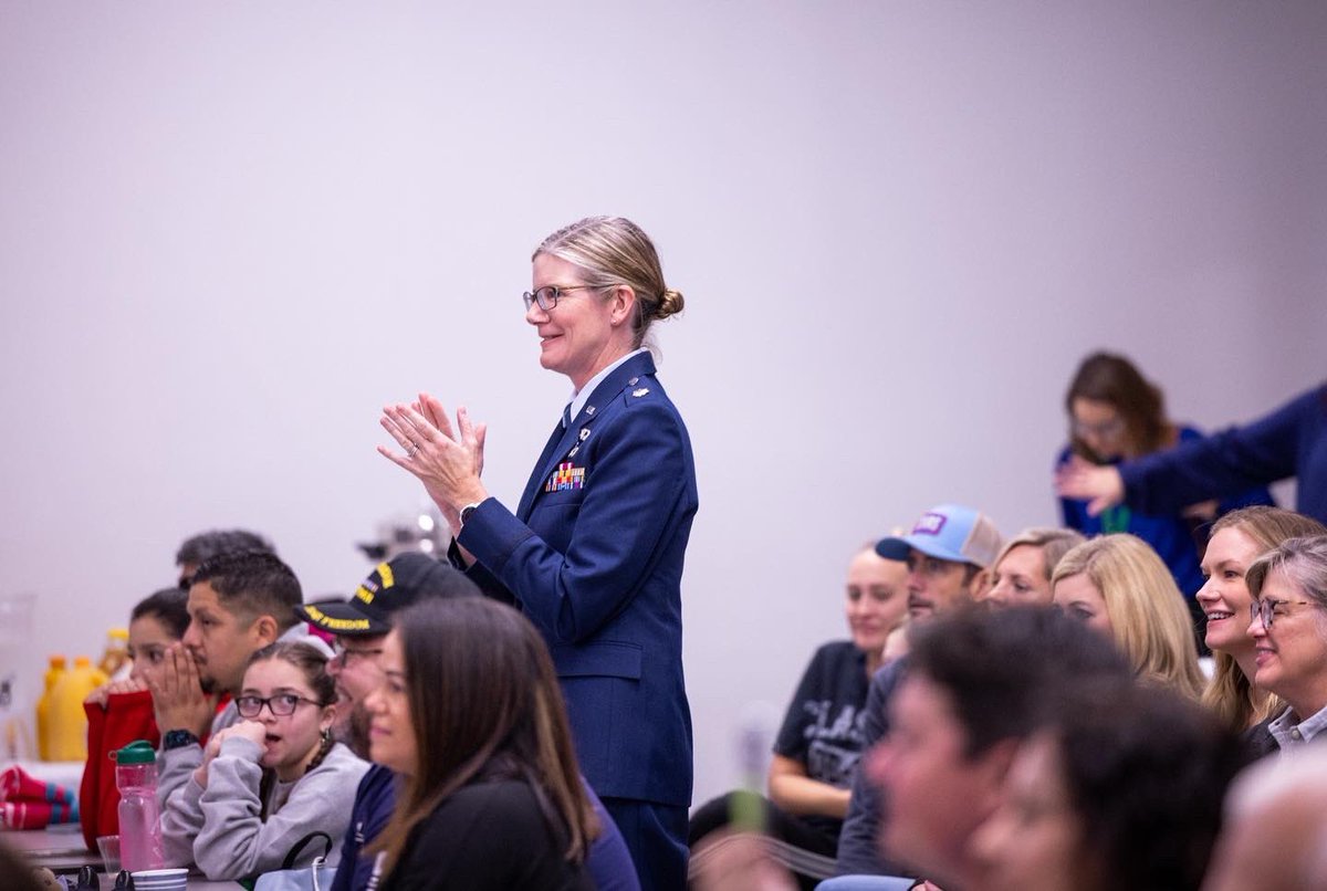 Happy Veterans Day to all of our United States veterans and active duty military. It was an honor and a privilege to celebrate you this morning. Our 4th grade Honor Choir gave a beautiful performance with the help of <a href="/MsCornishMusic/">Rashel Cornish</a> 
#JESfamily #DragonProud #InspireExcellence