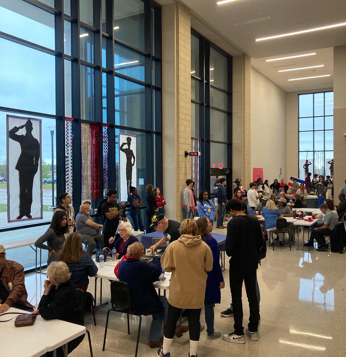 _mscapps's tweet image. Thank you, Veterans 🇺🇸 #VeteransDay2022 #mhsnhs @2018Memorial