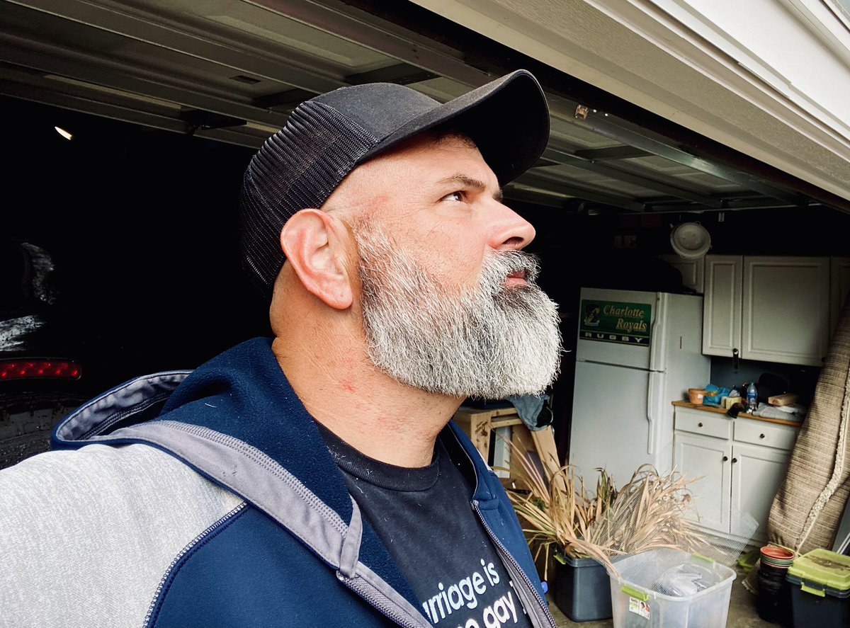 JEnochs3's tweet photo. Who got that good beard trim? https://t.co/20h2PxlRRF