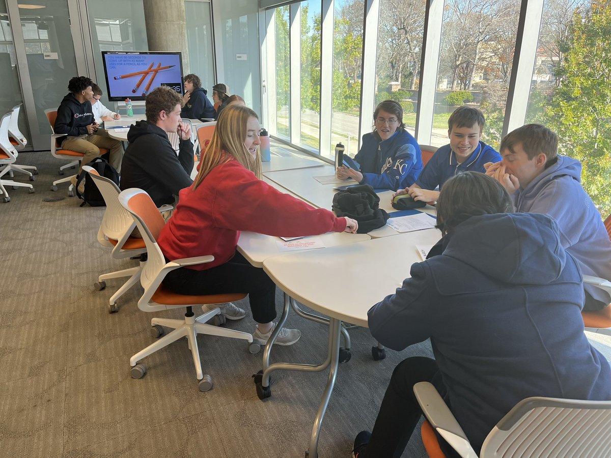 OlatheBusFin's tweet photo. BizFin Jrs and Srs are @UMKCBloch today learning all about the School of Business and #roolife! The scholarships available are incredible! #financeeducation @Olathe21st @OlatheCTE @oshsjetton @OlatheSouthHS #opsfortheirfuture https://t.co/5tLddJIhw7