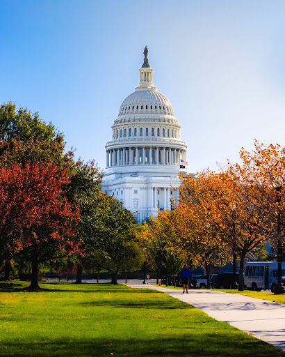 CapitolPolice's tweet photo. You don’t have to choose between a career that pays well and one that’s meaningful.
In addition to starting salaries of $73,000, we offer the chance to work at one of
world’s most inspiring venues.
#JoinUSCapitolPolice #LawEnforcement #InspiringWork #Inspired https://t.co/I5BpCk4QcP