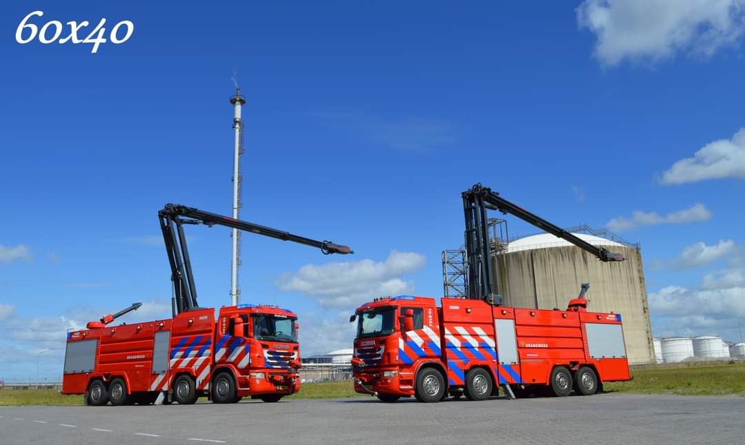 WINACTIE! Bestel voor 30 November een BRANDWEER KALENDER 2023 op brandweerkalender.com en maak kans op een CANVAS 60x40 van deze foto uit de serie DOW Terneuzen!