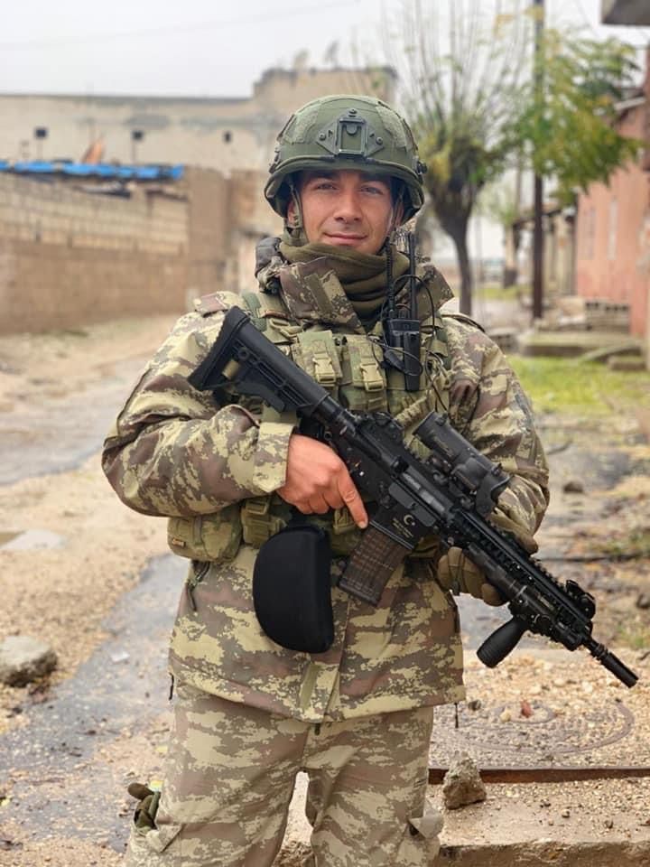 📌Irak'ın kuzeyinde icra edilen Pençe-Kilit Operasyonu bölgesinde açılan taciz ateşi sonucu Askerimiz Piyade Astsubay Kıdemli Çavuş Emre Sevinç Şehit oldu.Allah cc gani gani rahmet eylesin mekanı cennet olsun, milletinin başı sağ olsun.🇹🇷