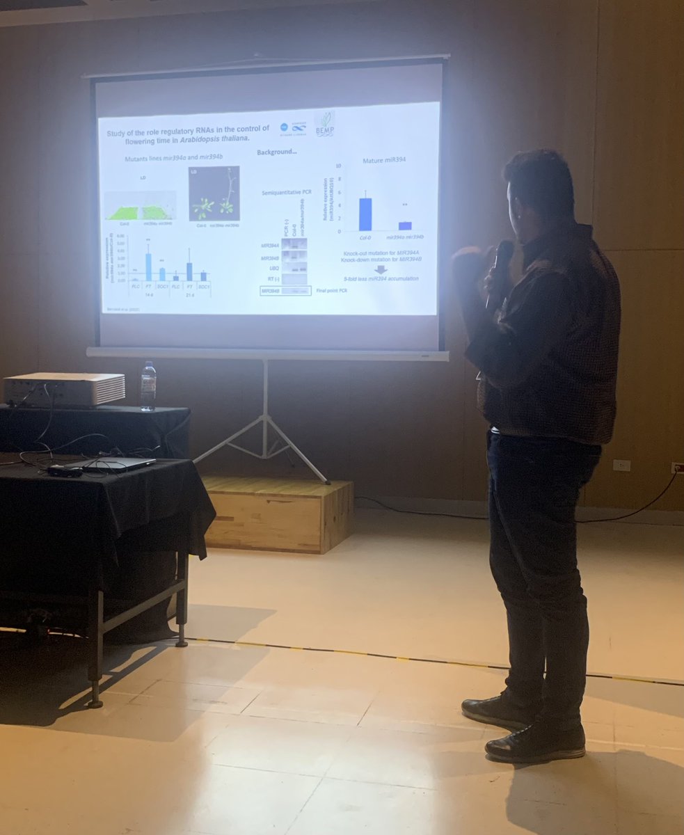 BempICiAgro's tweet photo. Flash talks at @PBL2022series!! @FedericoBelen representing our group #BEMP 💪💪 @ICIAGRO_LITORAL https://t.co/ywnx27fvI7