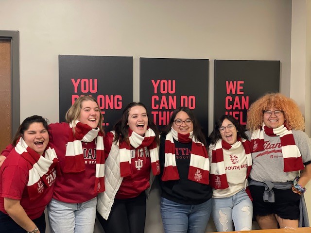 Titan_Success's tweet photo. The Titan Success Center &amp; Gateway Peer Mentors are ready for winter weather with their new Titan scarves! https://t.co/DBC4LxthCJ